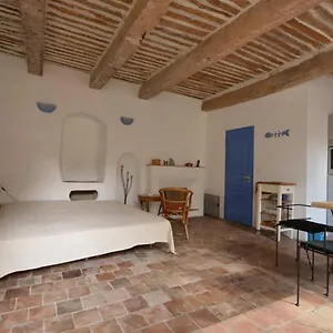 Studio De La Cheminee Et Studio De La Place Sigonce